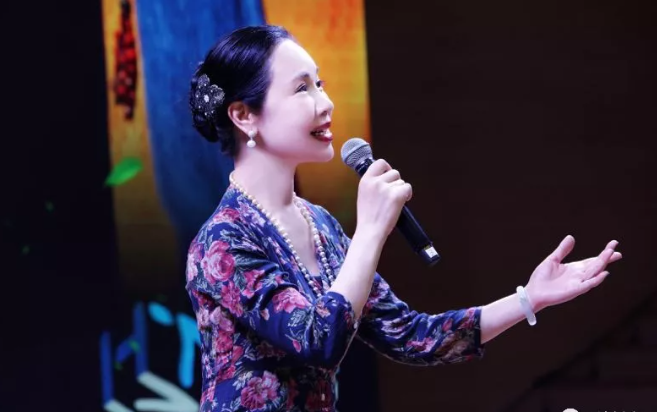 杨彩云北大演讲《文学是我生命中最美好的爱好》